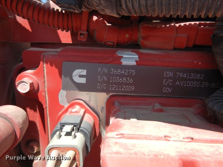 image for item DG8499 2010 Peterbilt 389 semi truck