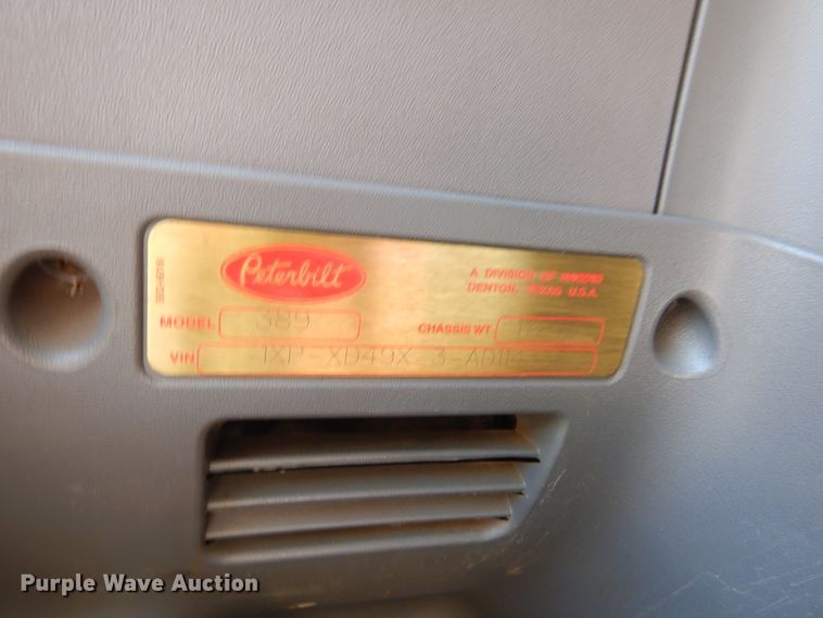 image for item DG8499 2010 Peterbilt 389 semi truck