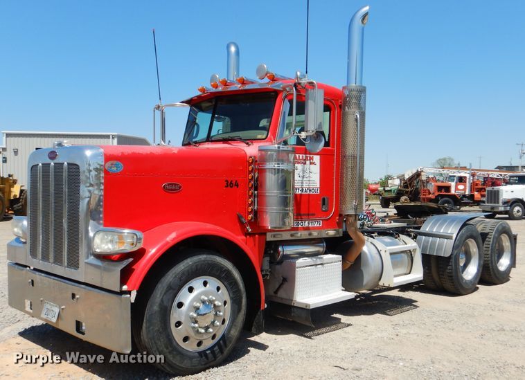 image for item DG8500 2009 Peterbilt 388 semi truck