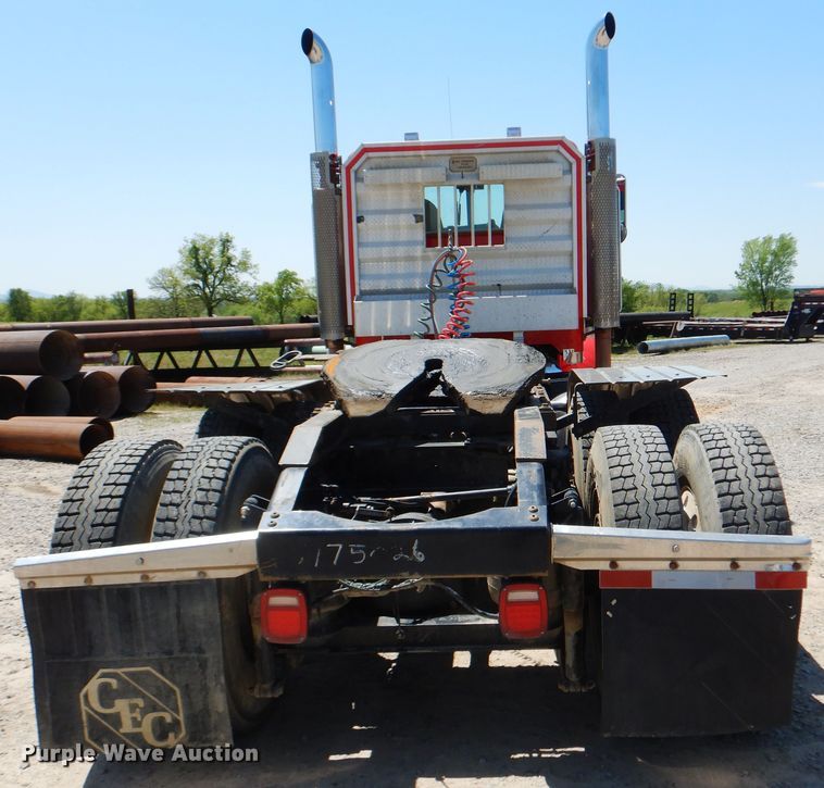 image for item DG8500 2009 Peterbilt 388 semi truck