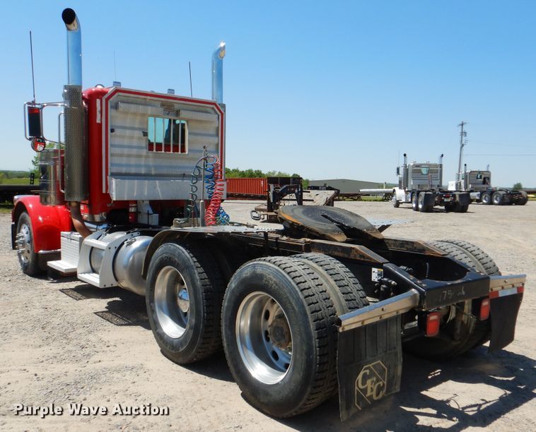 image for item DG8500 2009 Peterbilt 388 semi truck