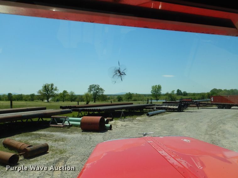 image for item DG8500 2009 Peterbilt 388 semi truck