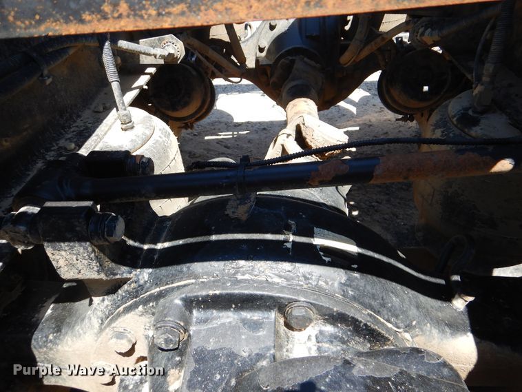 image for item DG8500 2009 Peterbilt 388 semi truck