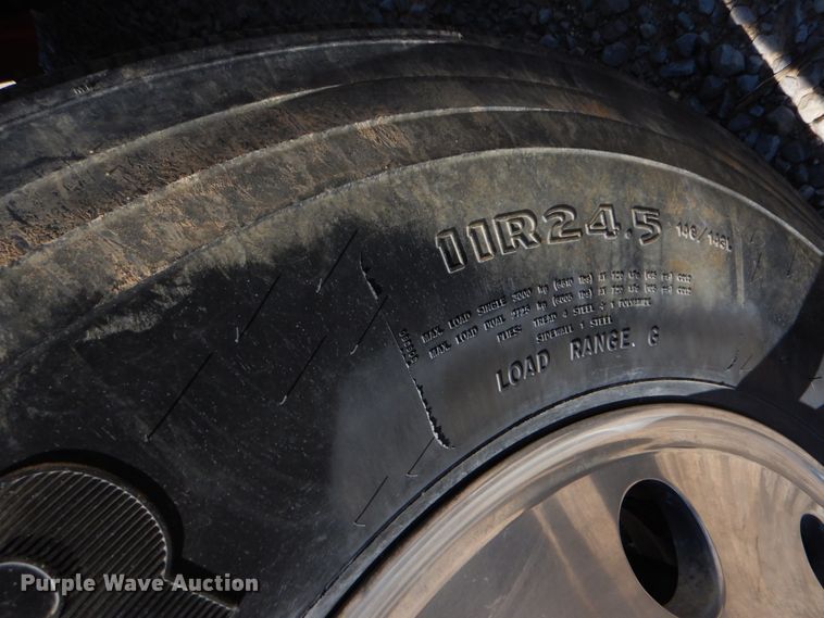 image for item DG8500 2009 Peterbilt 388 semi truck