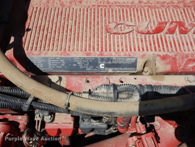 image for item DG8500 2009 Peterbilt 388 semi truck