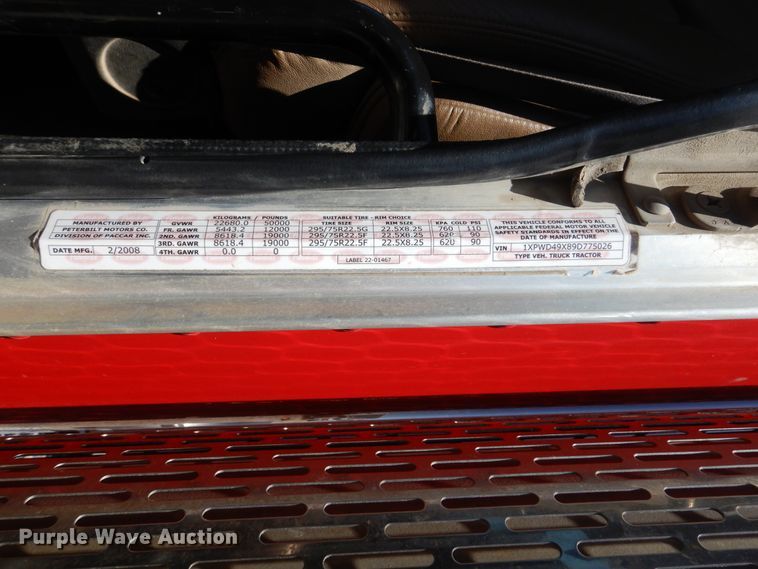 image for item DG8500 2009 Peterbilt 388 semi truck