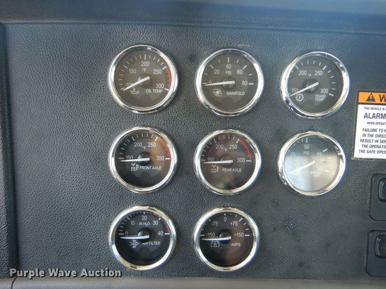 image for item DG8501 2010 Peterbilt 389 semi truck