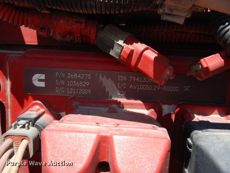 image for item DG8501 2010 Peterbilt 389 semi truck