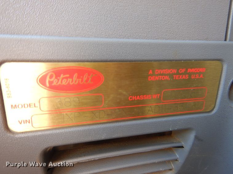 image for item DG8501 2010 Peterbilt 389 semi truck