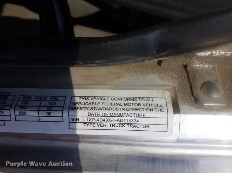 image for item DG8501 2010 Peterbilt 389 semi truck