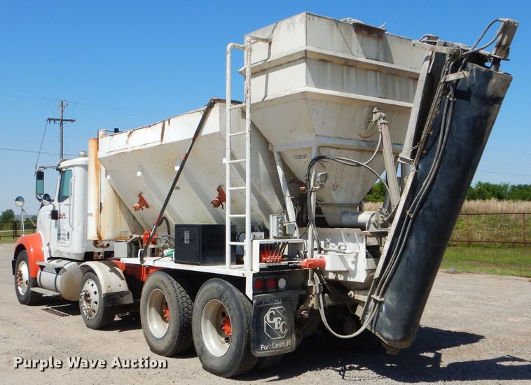 image for item DG8507 2004 International 9900i concrete batch plant truck