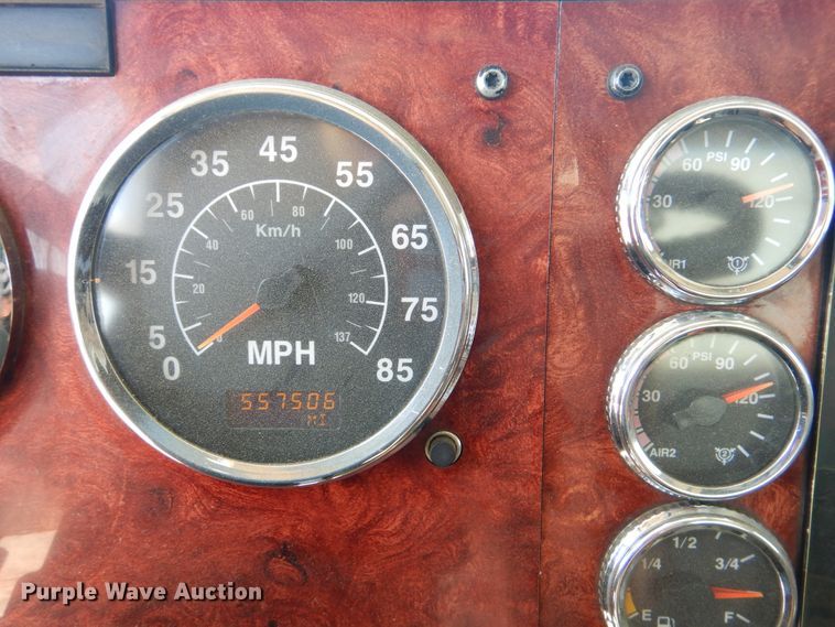 image for item DG8507 2004 International 9900i concrete batch plant truck