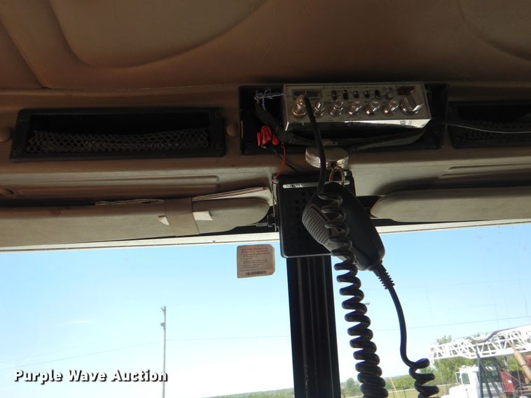 image for item DG8507 2004 International 9900i concrete batch plant truck