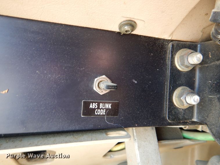 image for item DG8507 2004 International 9900i concrete batch plant truck