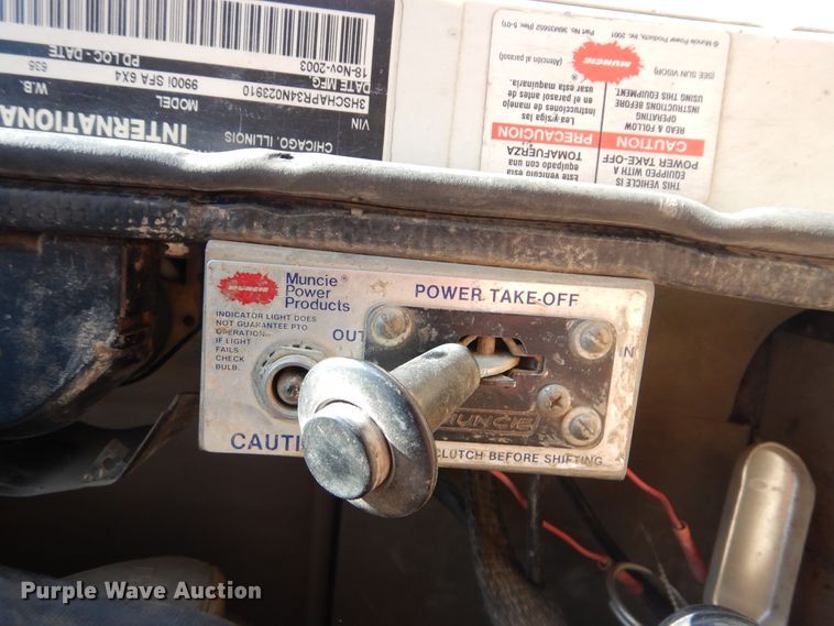 image for item DG8507 2004 International 9900i concrete batch plant truck