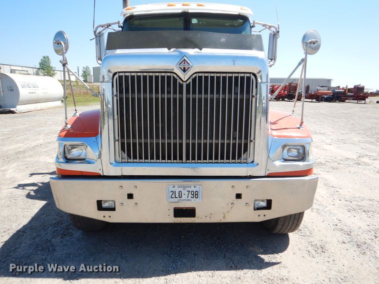 image for item DG8507 2004 International 9900i concrete batch plant truck