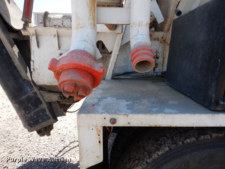 image for item DG8507 2004 International 9900i concrete batch plant truck