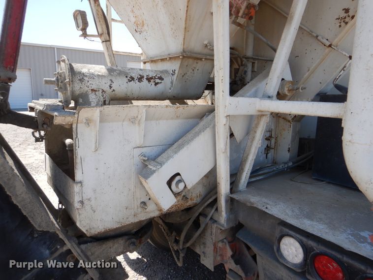 image for item DG8507 2004 International 9900i concrete batch plant truck