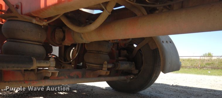 image for item DG8507 2004 International 9900i concrete batch plant truck