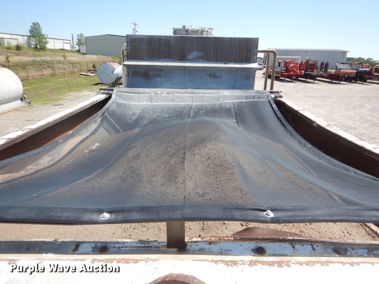 image for item DG8507 2004 International 9900i concrete batch plant truck