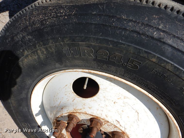 image for item DG8507 2004 International 9900i concrete batch plant truck