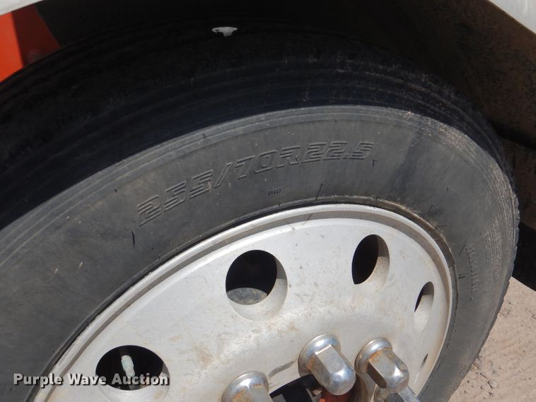 image for item DG8507 2004 International 9900i concrete batch plant truck