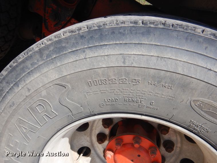 image for item DG8507 2004 International 9900i concrete batch plant truck