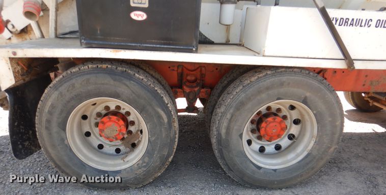 image for item DG8507 2004 International 9900i concrete batch plant truck