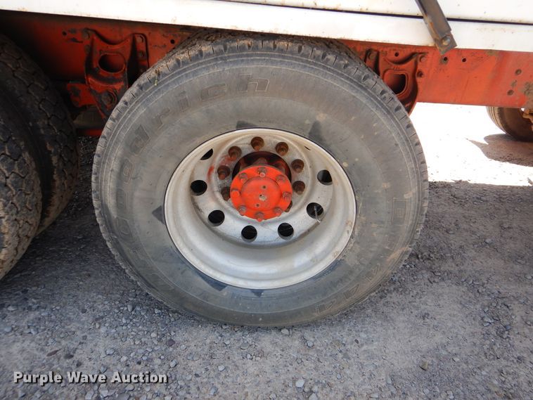 image for item DG8507 2004 International 9900i concrete batch plant truck