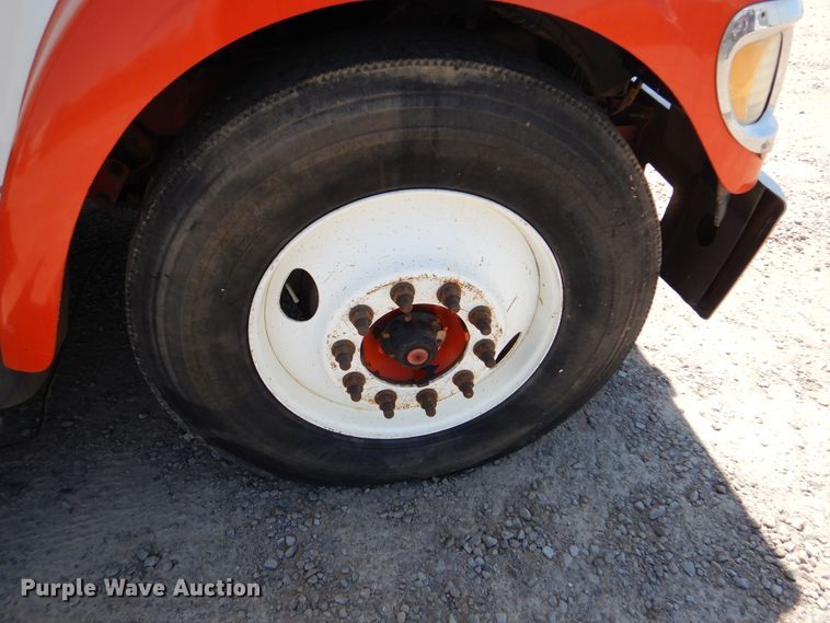 image for item DG8507 2004 International 9900i concrete batch plant truck