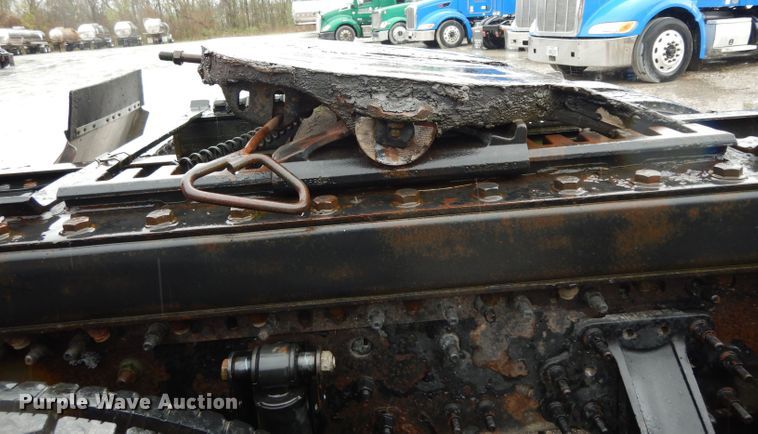 image for item DH2374 2007 Volvo VNL semi truck