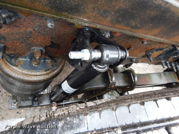 image for item DH2374 2007 Volvo VNL semi truck