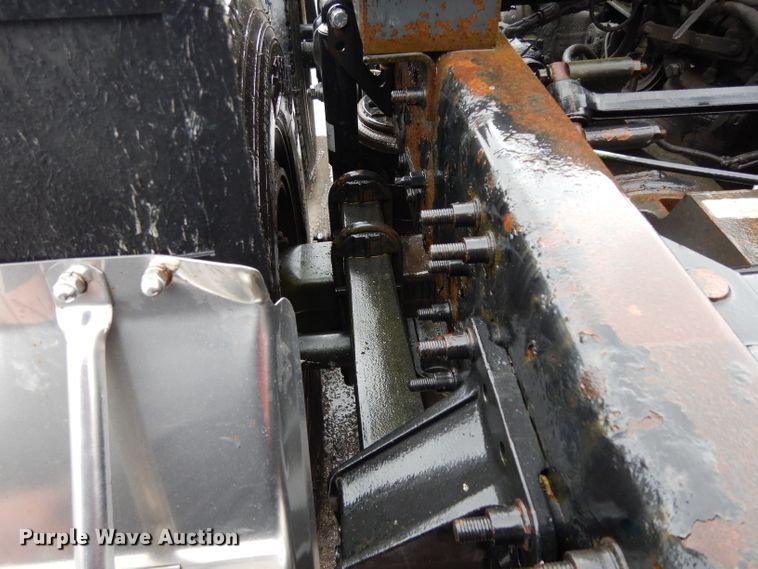 image for item DH2374 2007 Volvo VNL semi truck