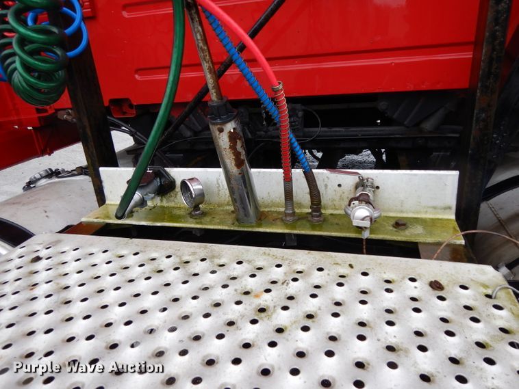 image for item DH2374 2007 Volvo VNL semi truck