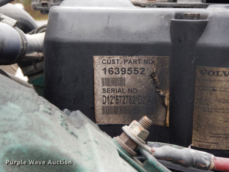 image for item DH2374 2007 Volvo VNL semi truck