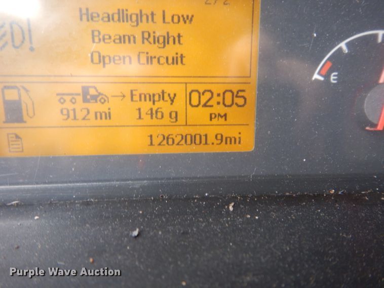 image for item DH2374 2007 Volvo VNL semi truck