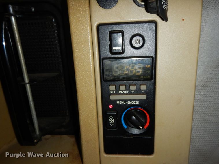 image for item DH2374 2007 Volvo VNL semi truck