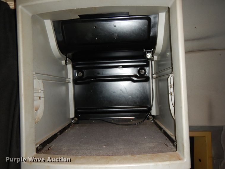 image for item DH2374 2007 Volvo VNL semi truck