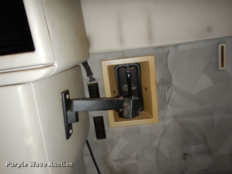 image for item DH2374 2007 Volvo VNL semi truck