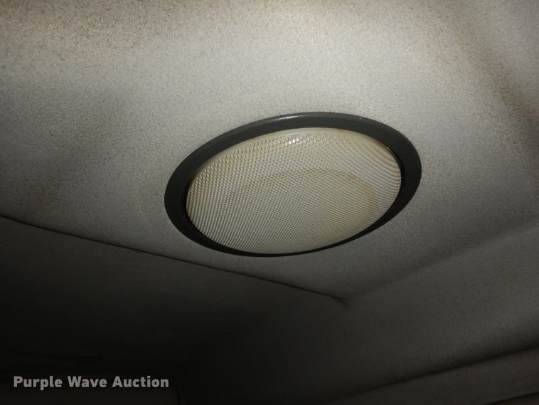 image for item DH2374 2007 Volvo VNL semi truck