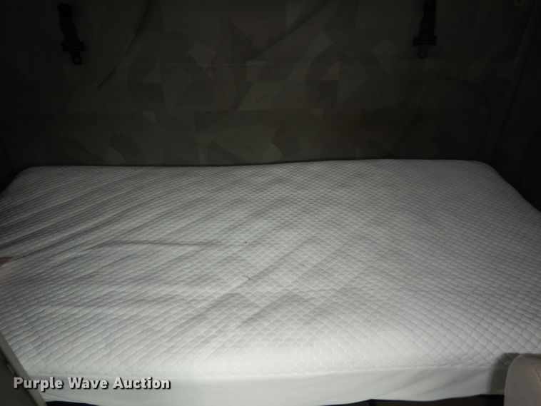 image for item DH2374 2007 Volvo VNL semi truck