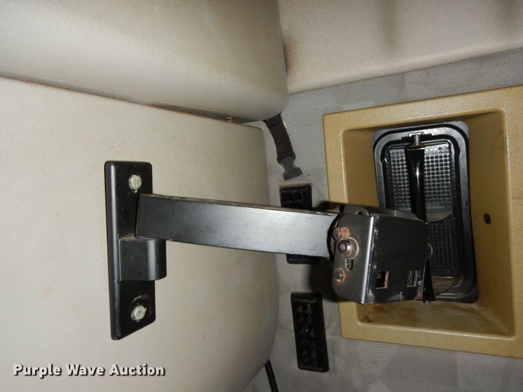 image for item DH2374 2007 Volvo VNL semi truck