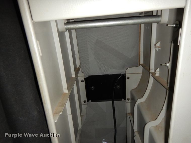 image for item DH2374 2007 Volvo VNL semi truck