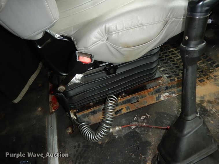 image for item DH2374 2007 Volvo VNL semi truck