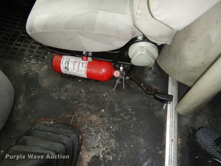 image for item DH2374 2007 Volvo VNL semi truck