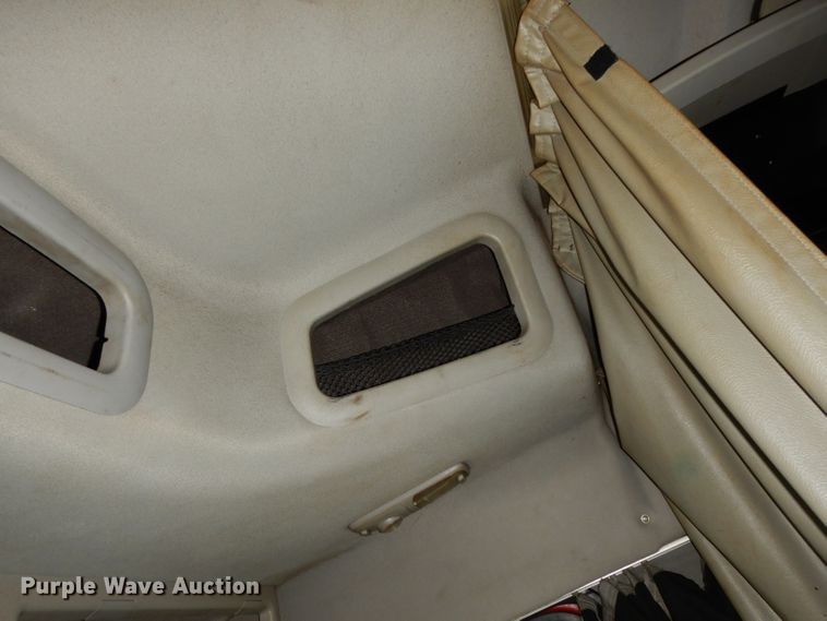 image for item DH2374 2007 Volvo VNL semi truck