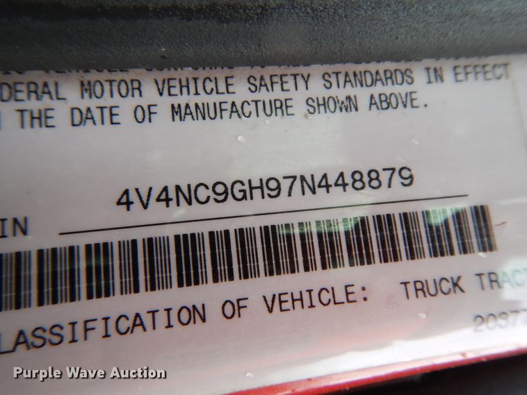 image for item DH2374 2007 Volvo VNL semi truck