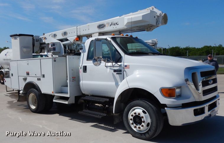image for item DH2464 2009 Ford F650 Super Duty bucket truck