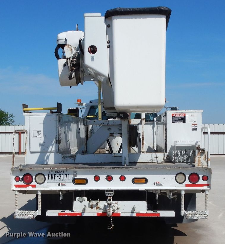 image for item DH2464 2009 Ford F650 Super Duty bucket truck