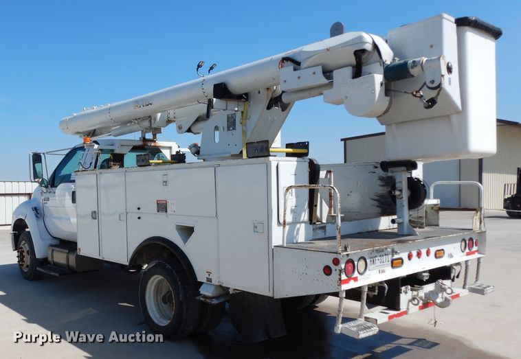 image for item DH2464 2009 Ford F650 Super Duty bucket truck
